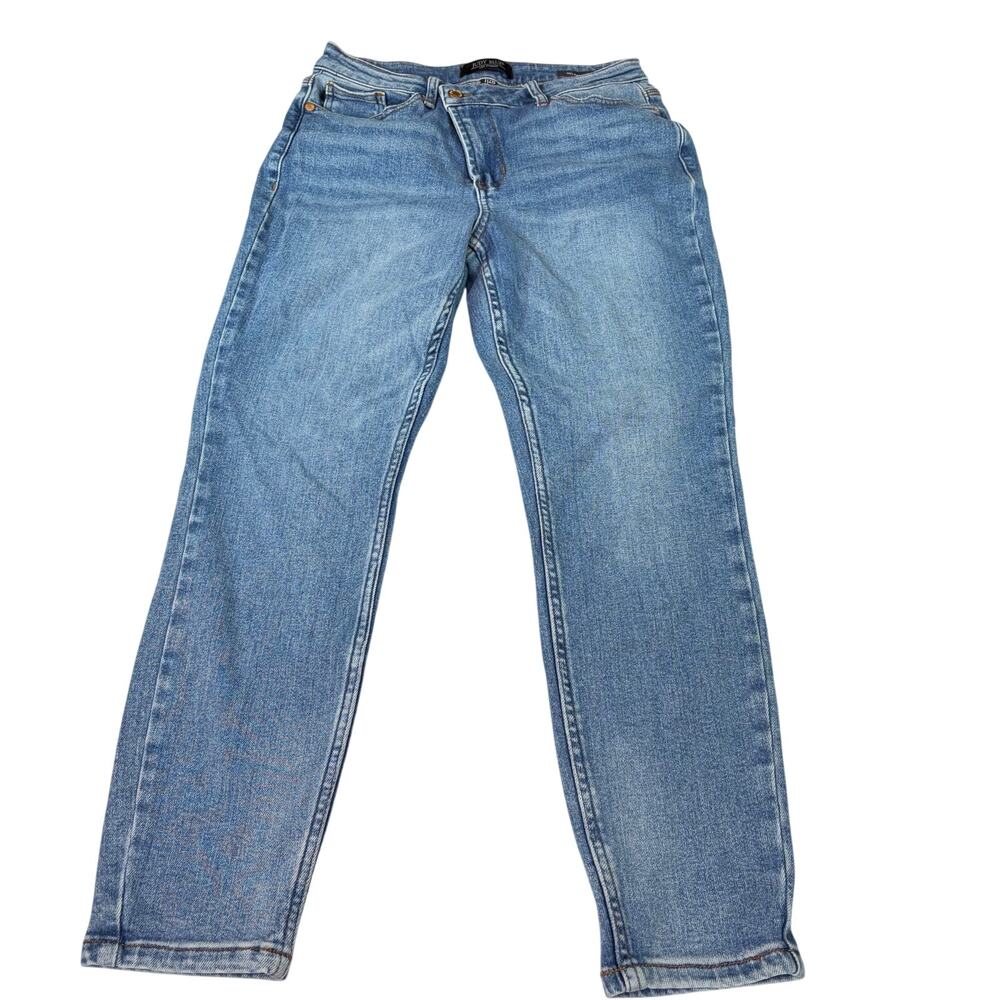 Judy Blue womens relaxed fit crossover button medium wash no distress Size 7, 28